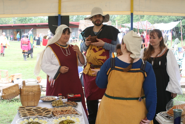 034_aline_ollie_table